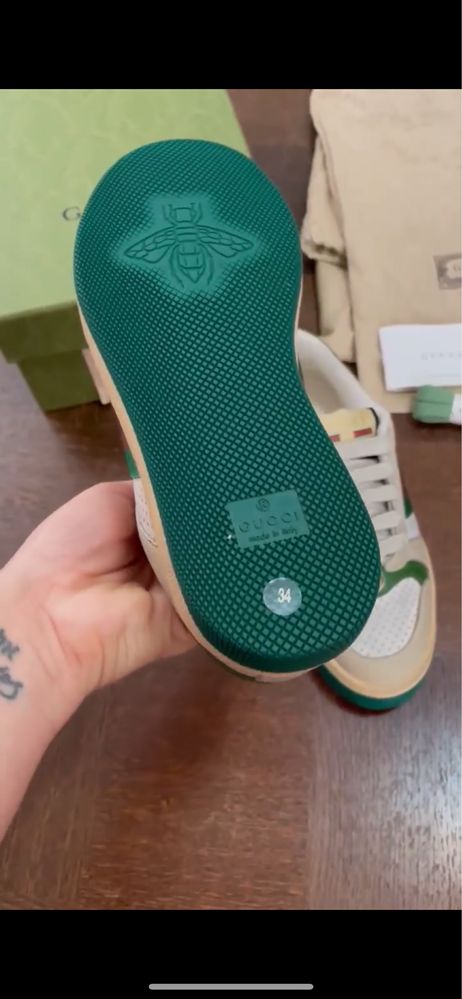 Adidasi gucci screener