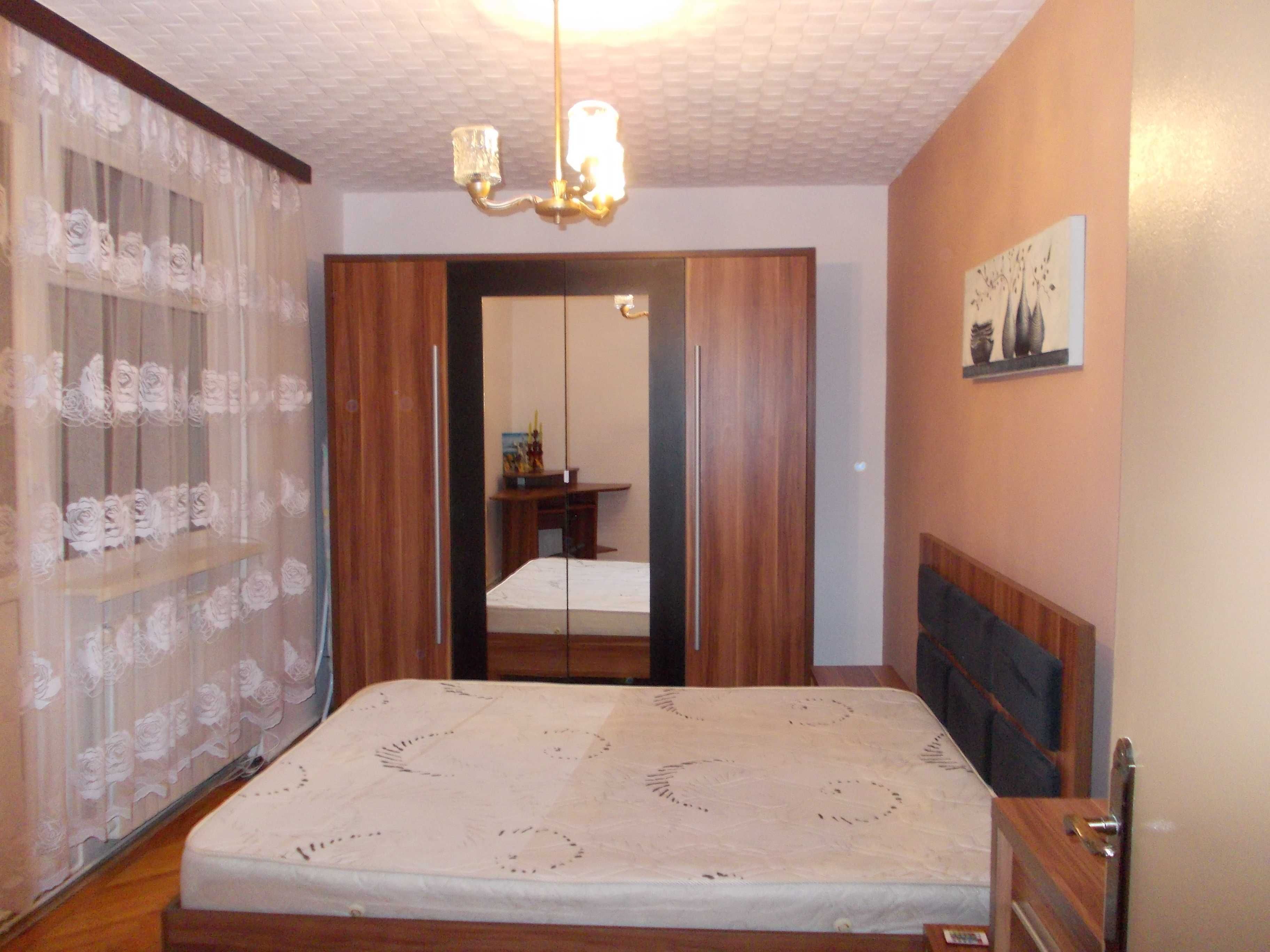 Inchiriez apartament 2 camere, str.Ceferistilor (zona Stefan cel Mare)