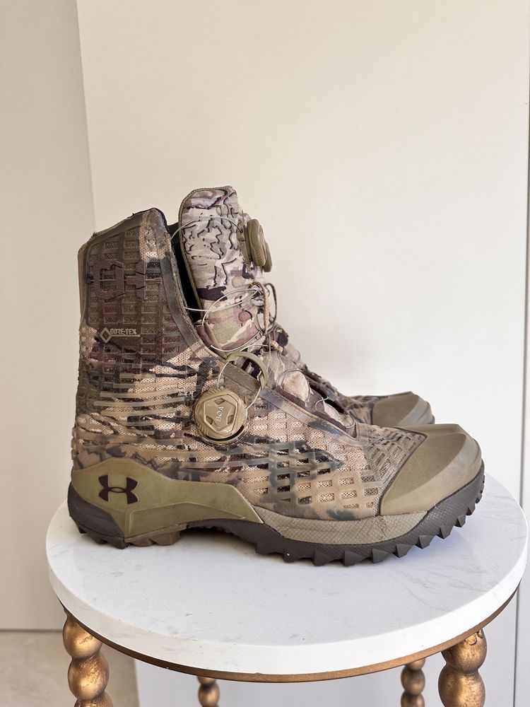 Обувки за гората Under Armour CH1 Gore tex