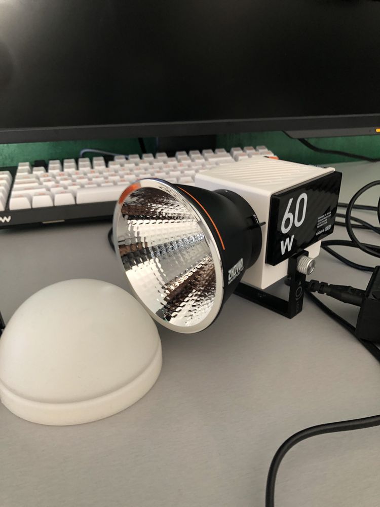 LED Zhiyun Molus G60 si Fiveray M40