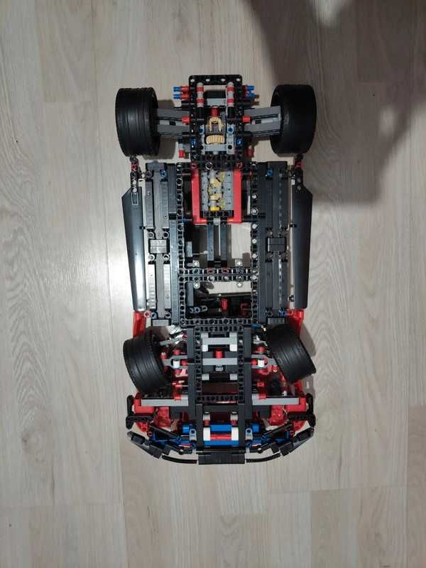LEGO Technic Ferrari 488 GTE “AF Corse #51”