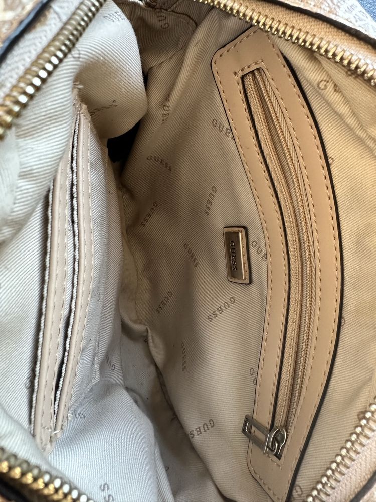 Дамска чанта Guess