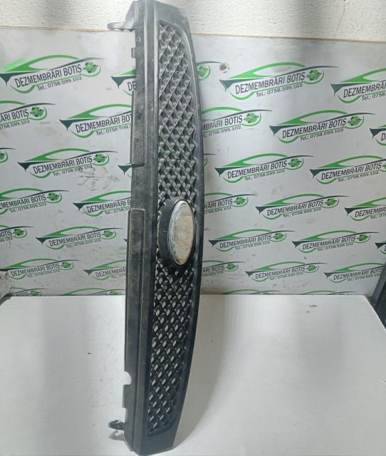 Grila bara fata centru Ford Fiesta a 5-a generatie