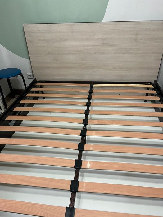 Продается б.у.кровать .без живностей. В хорошем состляний.