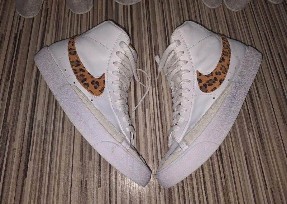 Adidași piele Nike Blazer Mid'77 mărime 43 (uk8,5)