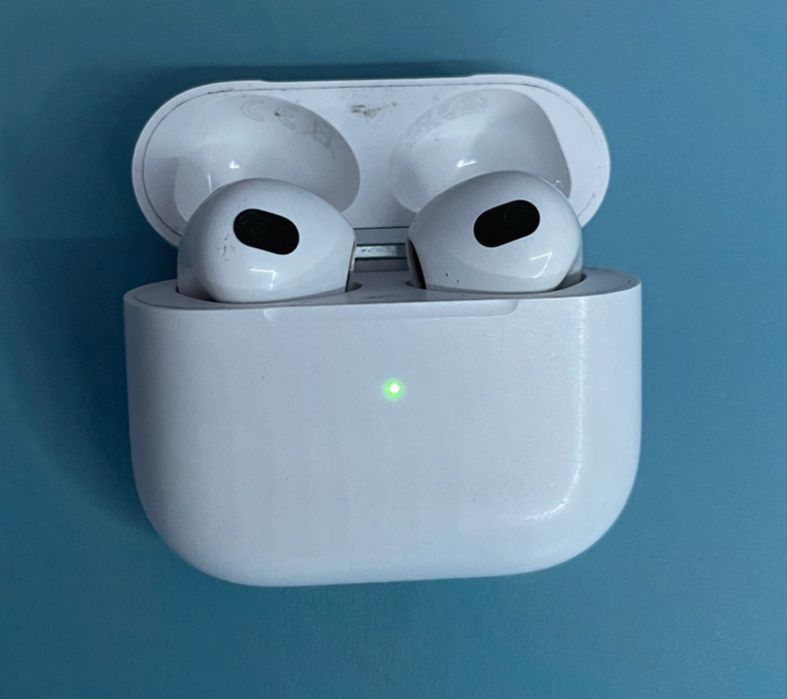 Apple AirPods Seria 3