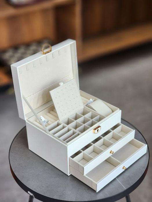 Шкатулка для украшений с двумя выдвижными ящиками