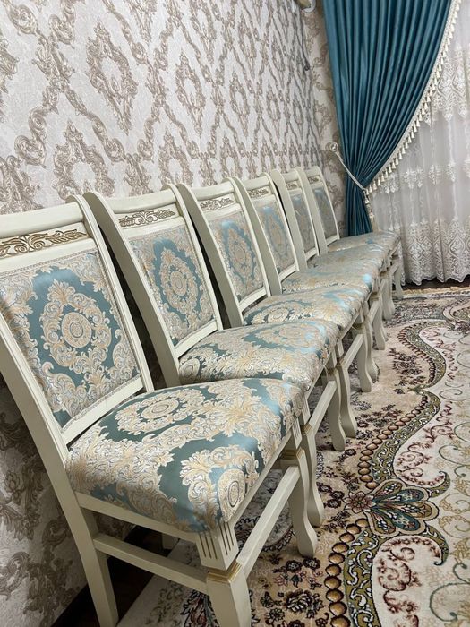 Стулья для зала.