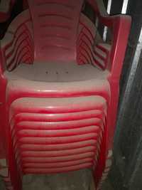 Пластмассовые стулья