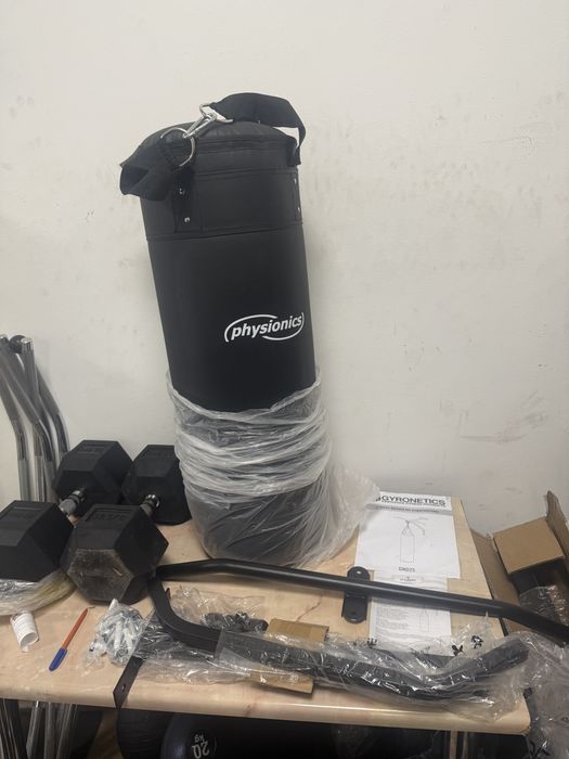 Sac de box Gorilla Sports cu bară de tractiuni 80 x 27 x 27 cm