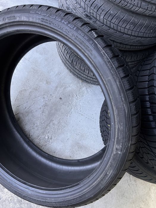 2 anvelope iarna 245/35/21 , nokian , 5.8 mm