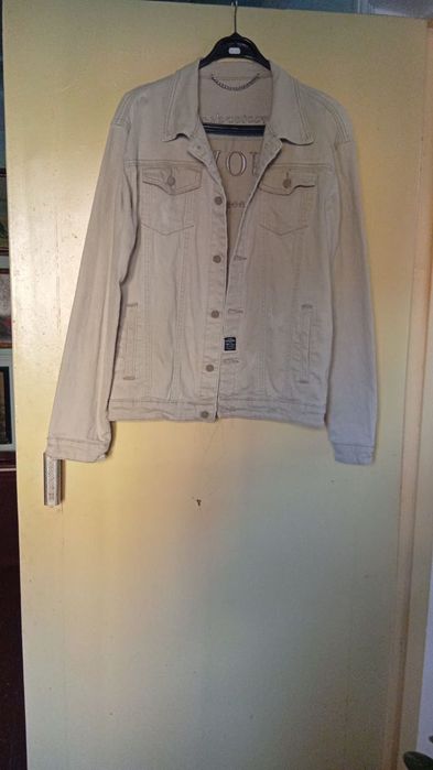 Продается куртка и ветровка