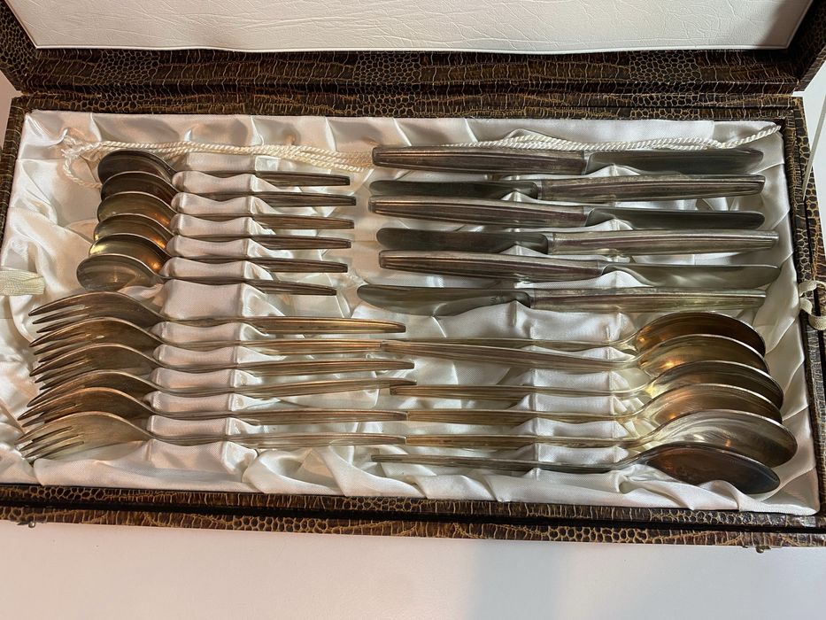 Set Tacâmuri Vintage din Alpaca Argintată 50 Piese; Linguri Furculițe