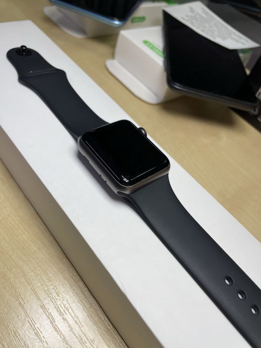 Часы Apple Watch 3