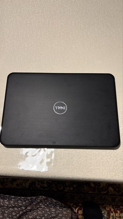 Лаптоп Dell Inspirion 3537