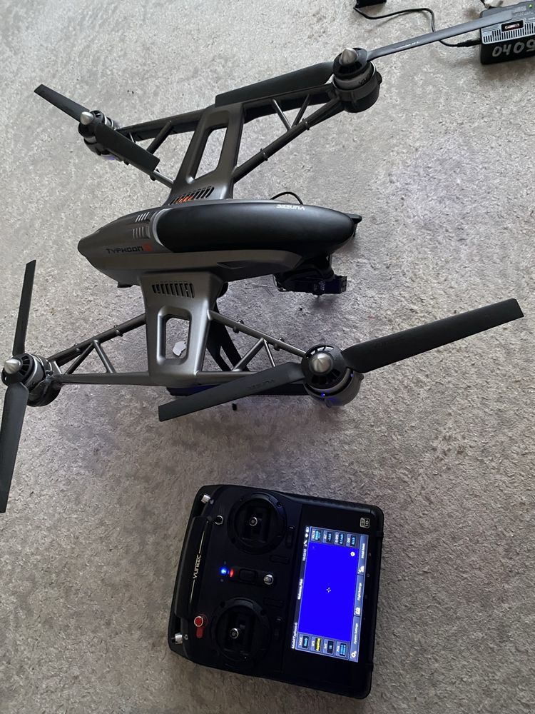 Продам дрон Typhoon Yuneec G