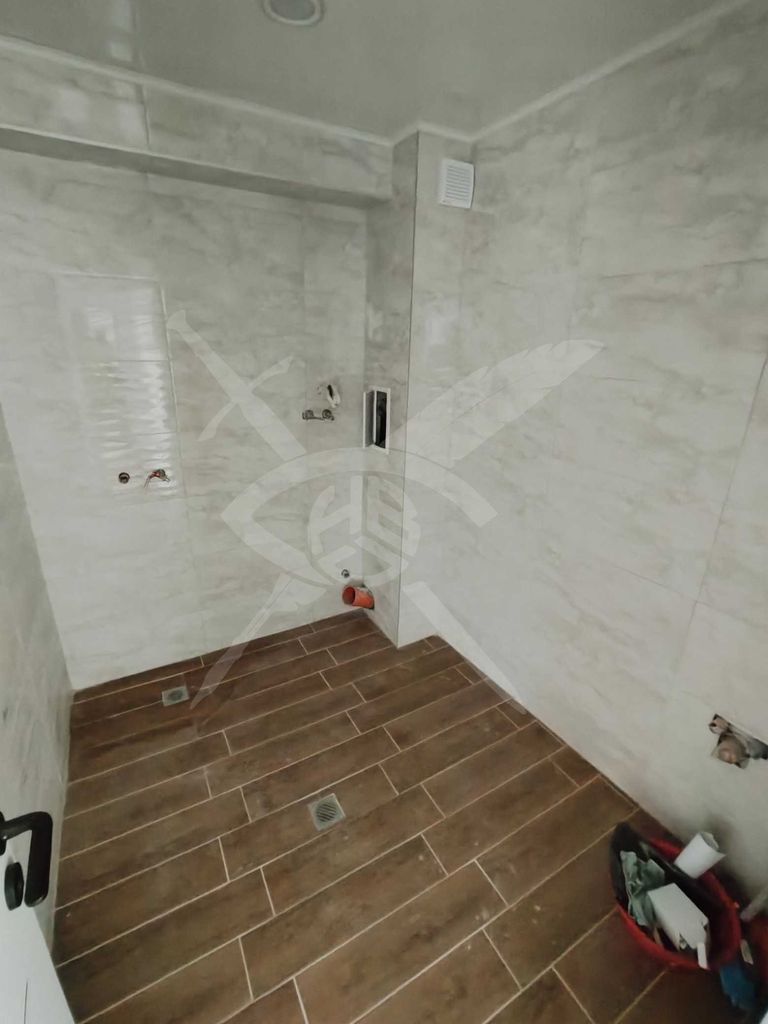 Продава се Двустаен апартамент в Варна, Център - 70 кв.м за 1743 €/кв.м - Снимка #4