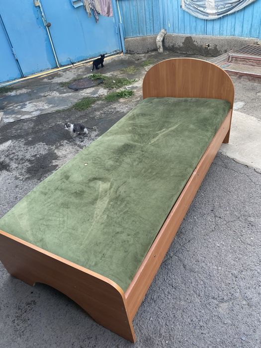 Кровать полуторка