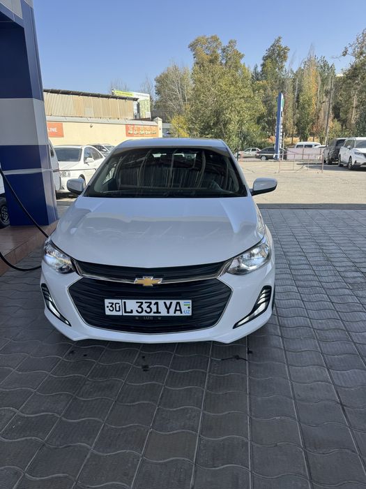 Chevrolet Onix LT 3 pozitsya
