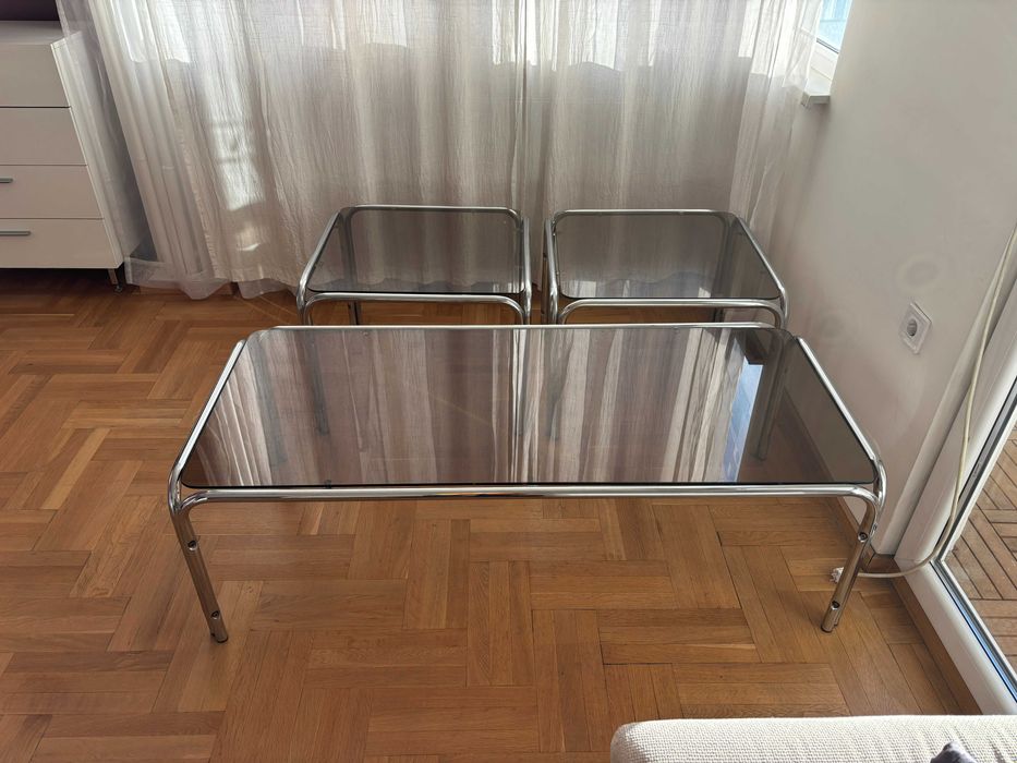 Стъкленa холнa масa