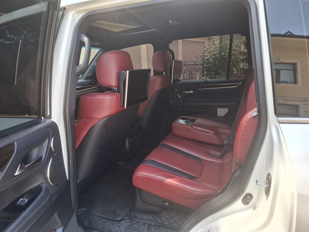 Lexus LX 570   СУПЕР. СПОРТ Аренда. с. выкуп