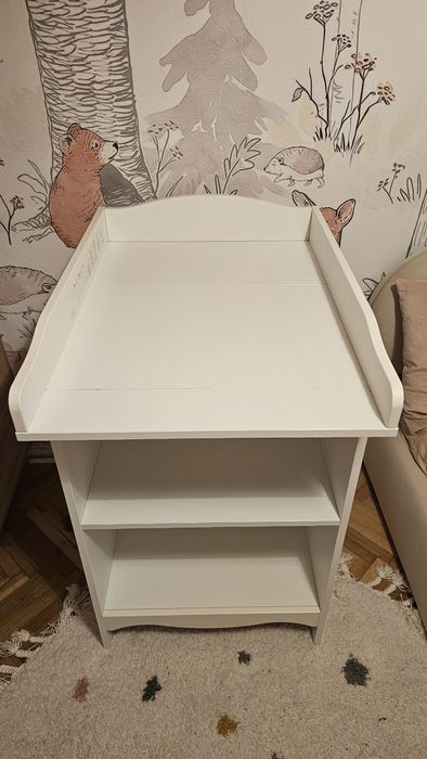 Vând masa de infasat Ikea