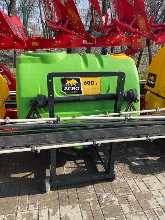 Полевые опрыскиватели  от 400 до 1000л.