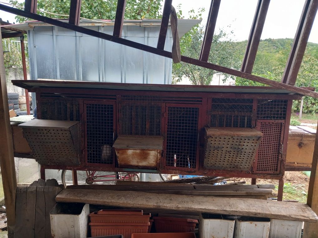 Продавам зайчарник