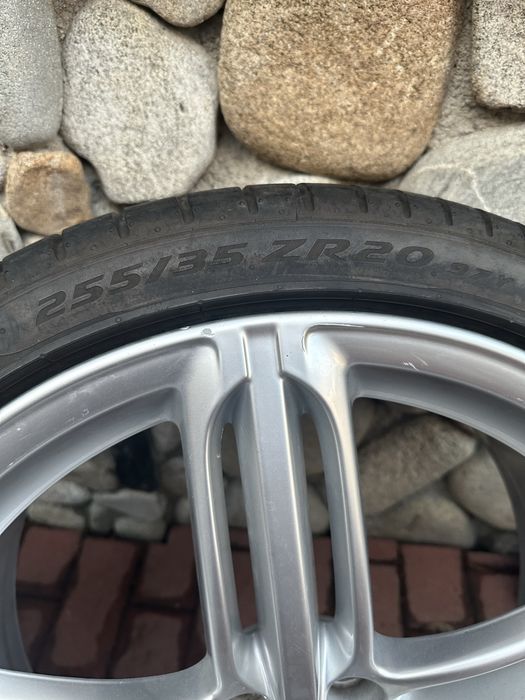 Оригинални джанти Audi с гуми Pirelli PZero