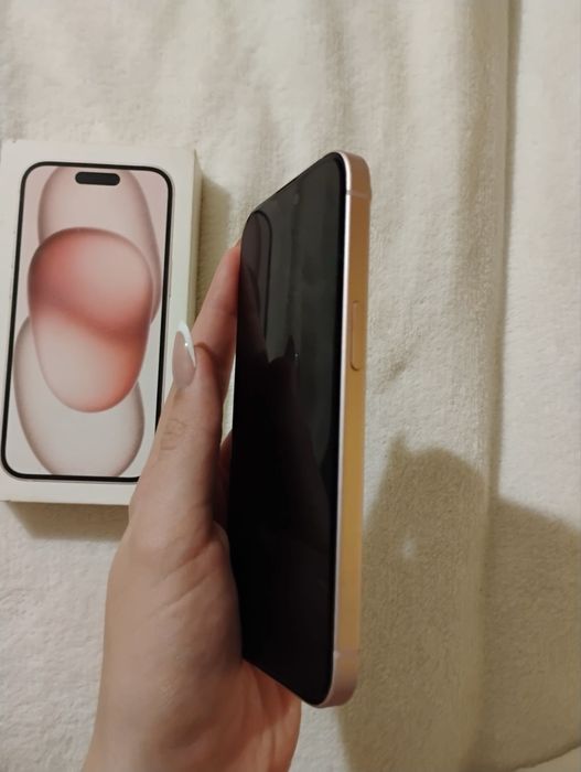 iphone 15 pink  90% baterie