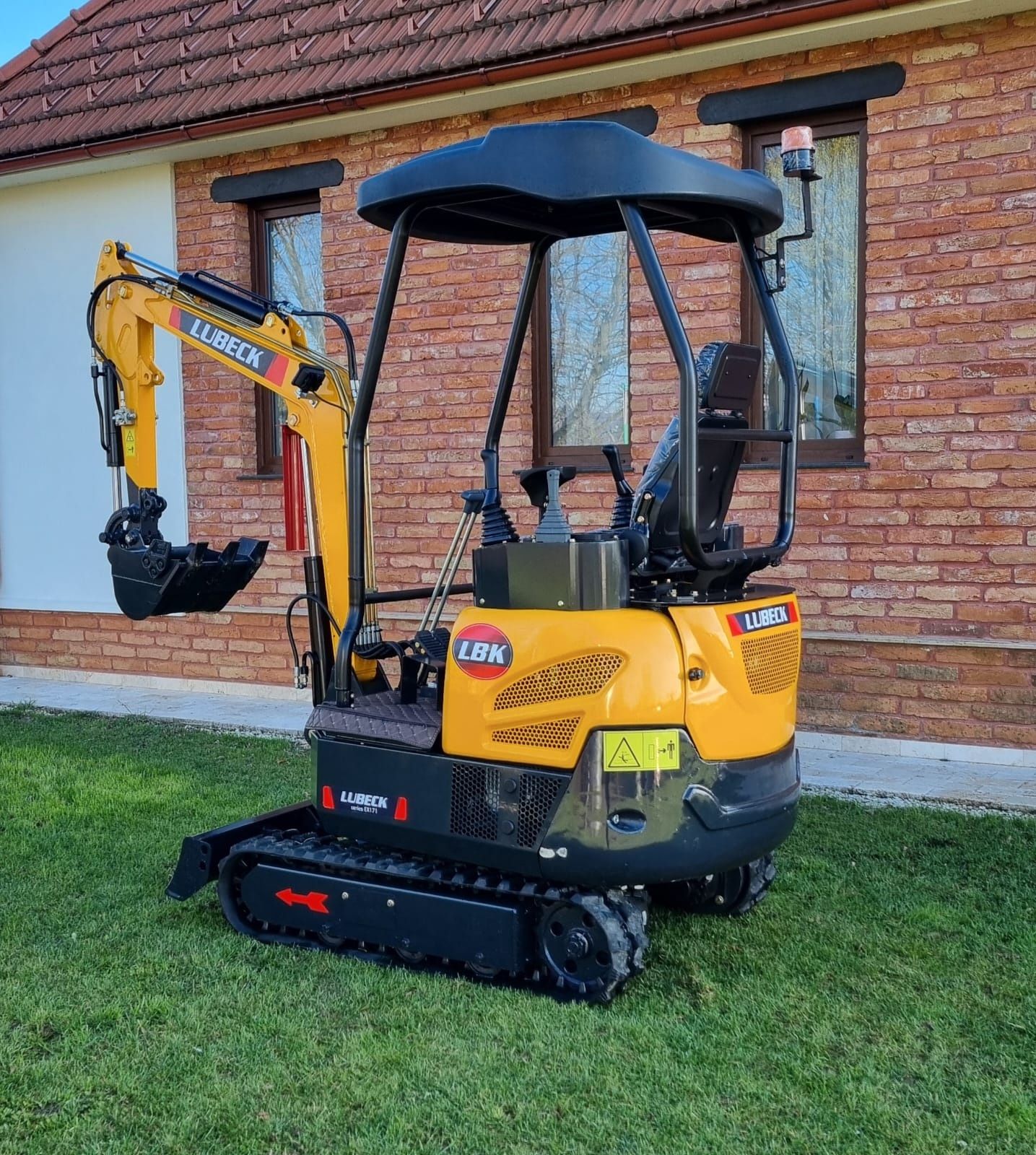 Miniexcavator 1.7 tone LUBECK EX-171. NOU!!Garanție 2 ani.