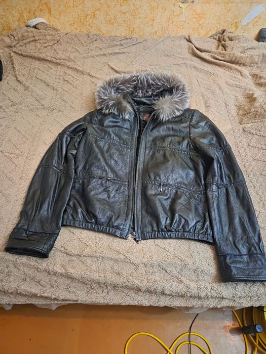 Куртка кожаная с мехом чернобурки