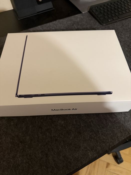 Лаптоп Macbook Air 13’ Midnight M4 24GB RAM 512GB