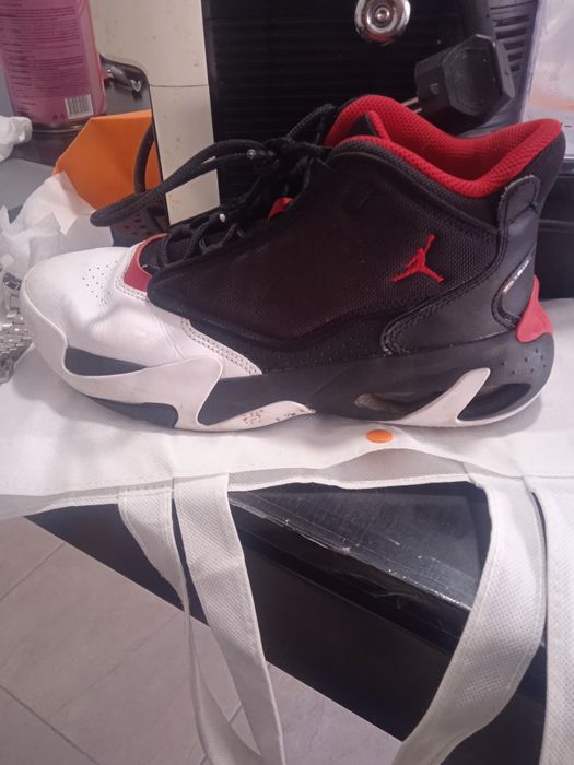 Оригинални Nike Jordan 37,5