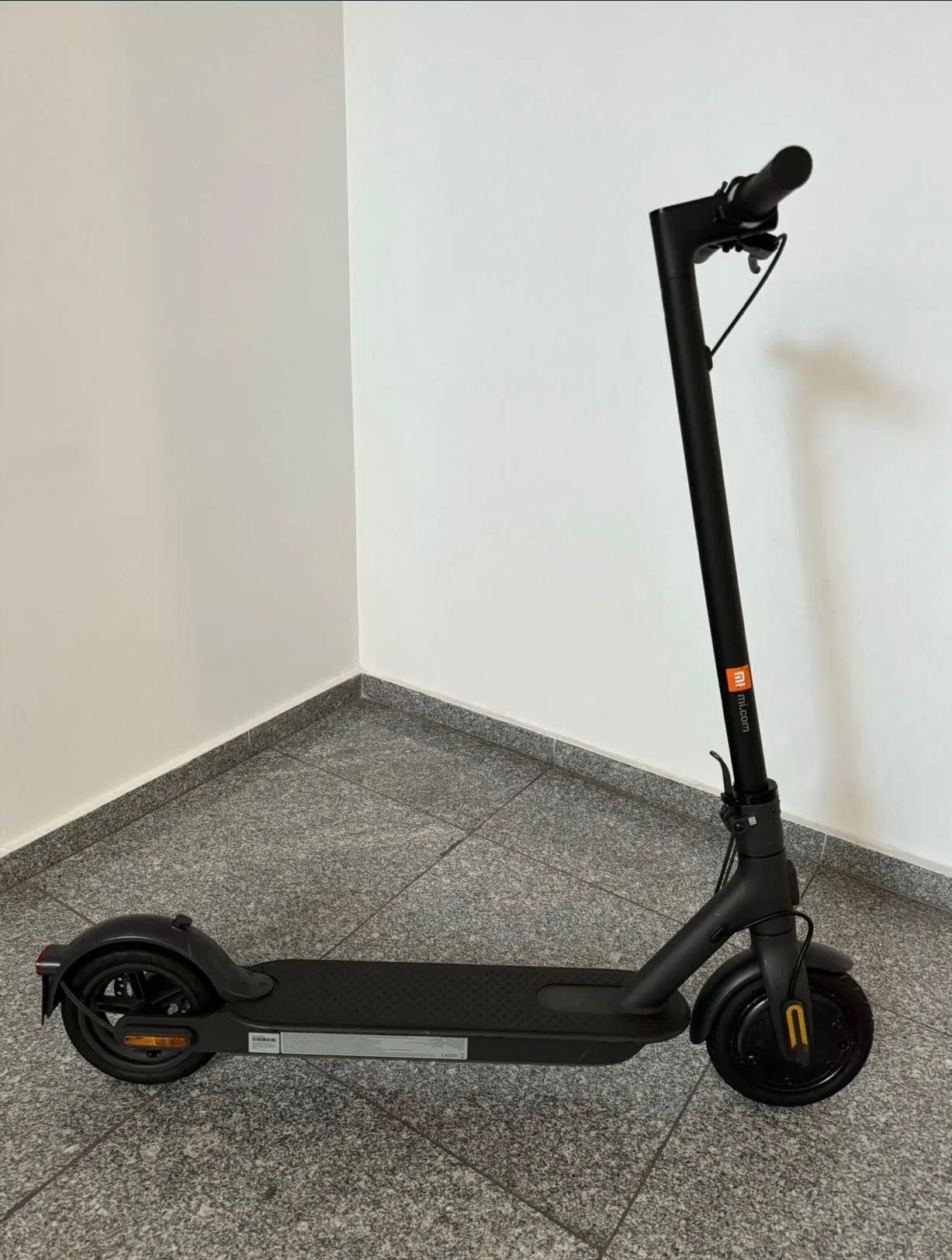 Vând trotinetă electrică Xiaomi pro2
