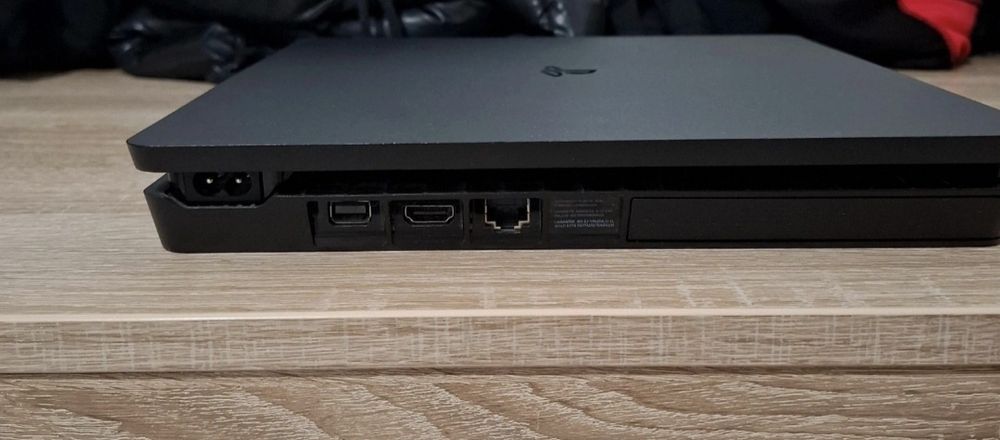 PlayStation 4 slim
