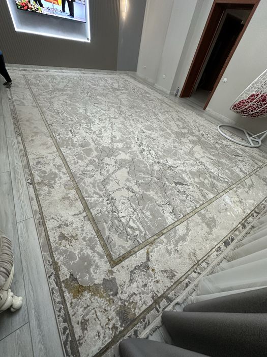 Ковер почти новый