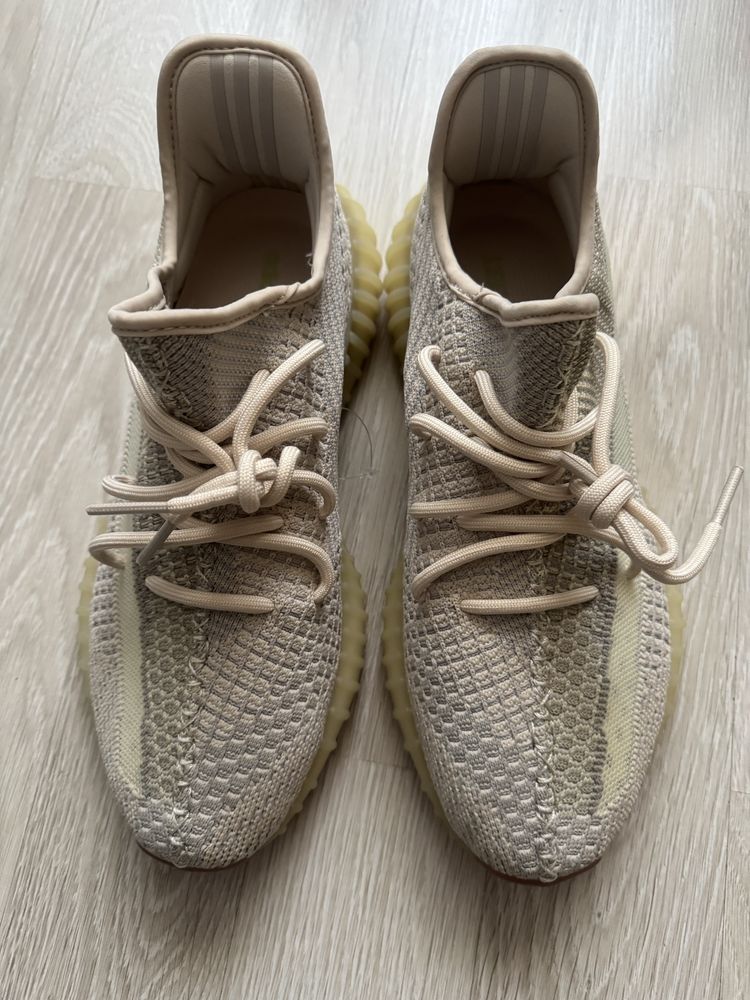 Adidasi Yeezy Boost 350 V2