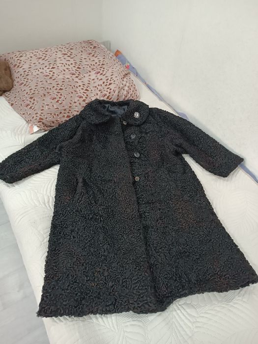 Продам каракулевую шубу