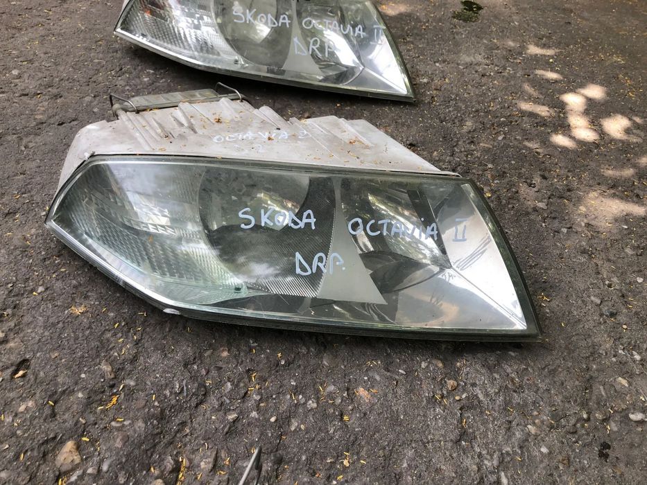 Far dreapta Skoda Octavia 2 halogen