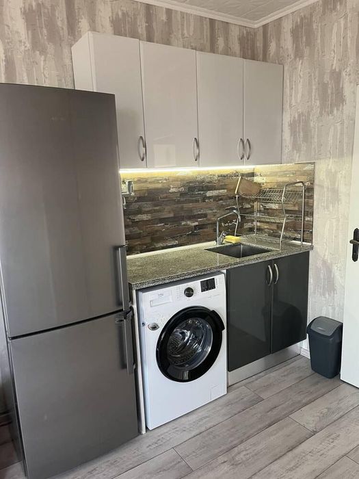 Дава се под наем Двустаен апартамент в Бургас, Славейков - 48 кв.м за 357 € - Снимка #2