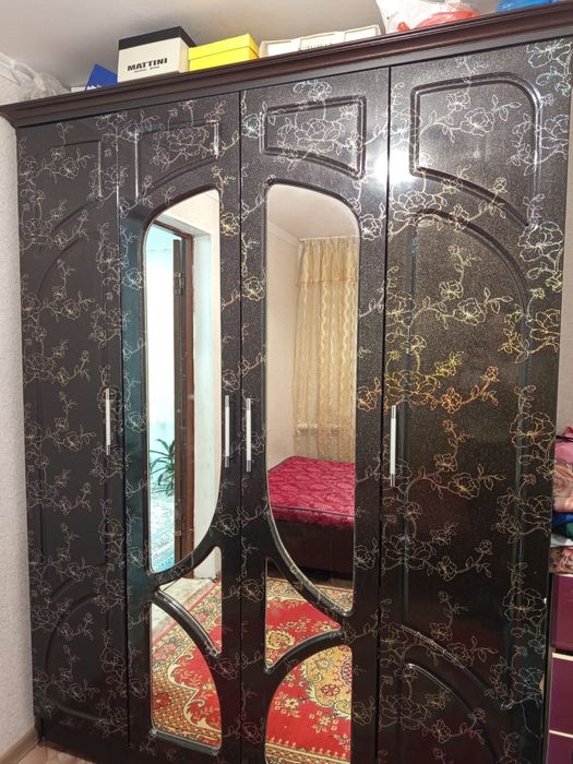 Продам спальный гарнитур.