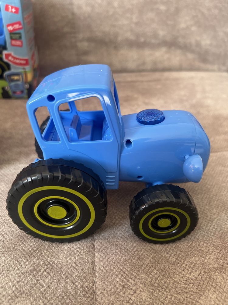 Музыуальный синий трактор
