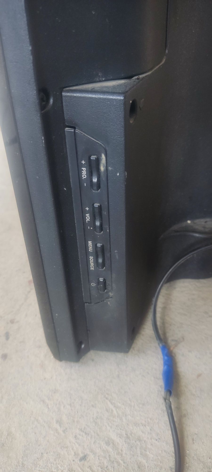 Televizor TCL ekran ketgan