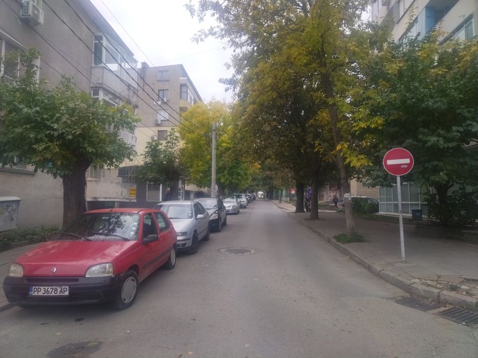 Собственик продава таванско ателие - Идеален център на гр. Разград 
Ст