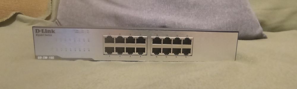 GO-SW-16G D-Link суйч + подарък