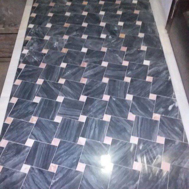 Miramir marmar va xar xil turdagi toshlar bor dastavkamiz bor