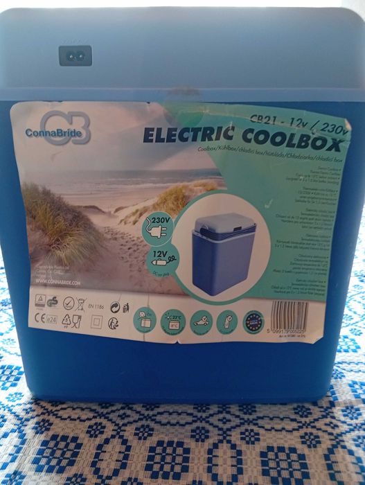 Електрическа хладилна кутия  12V-230V ,21литра