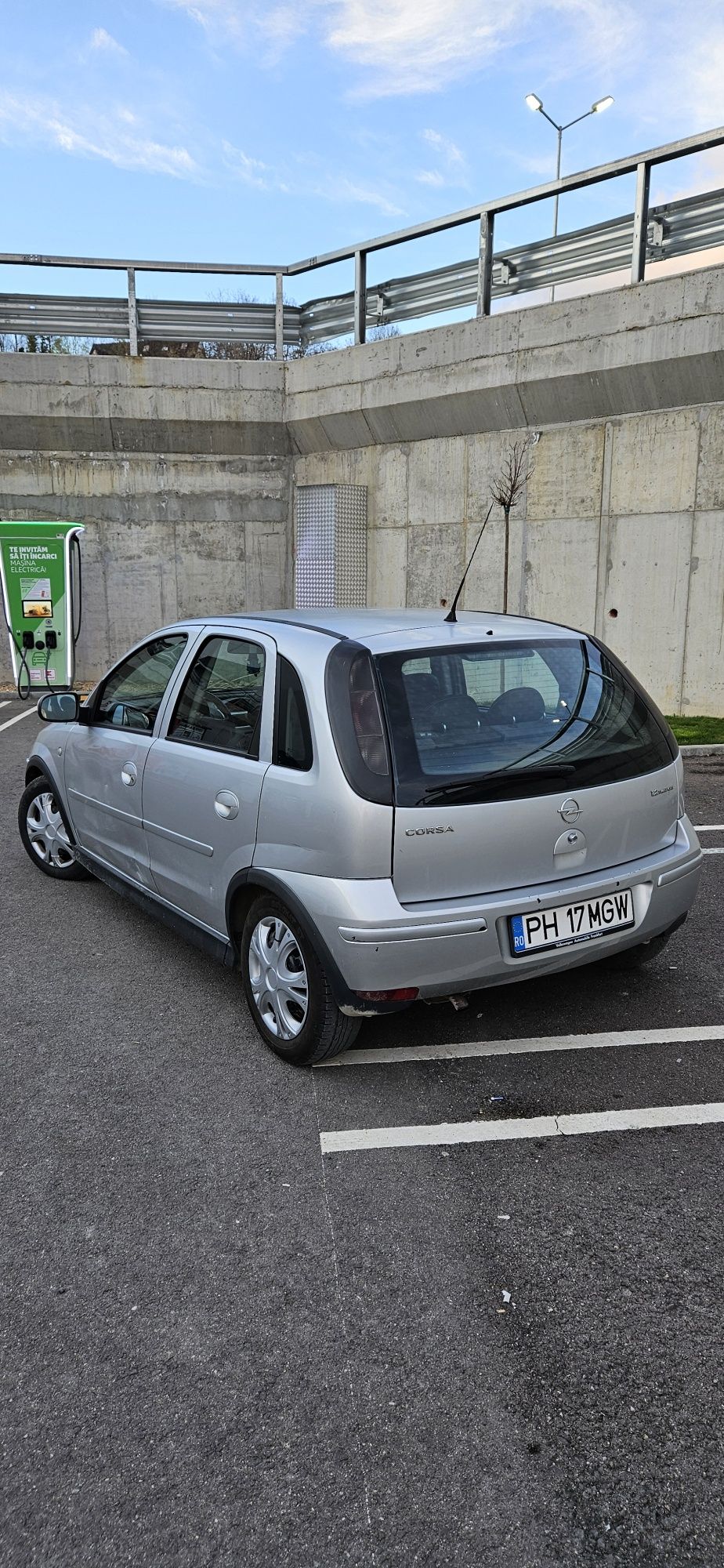 Opel Corsa 1.2 twinport 2005 far led, semi piele, sau Volkswagen Polo