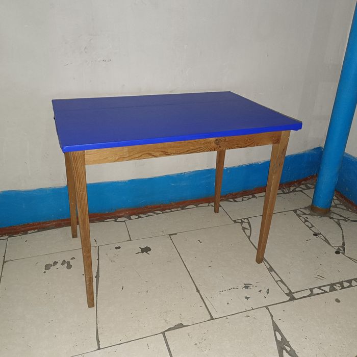 Стол деревянный стол